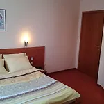 класик 2* София